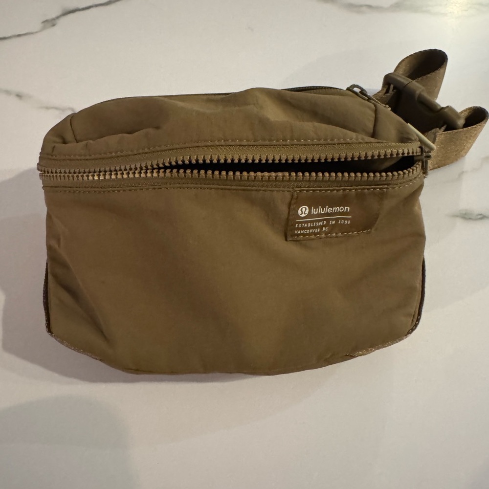 Lululemon belt bag